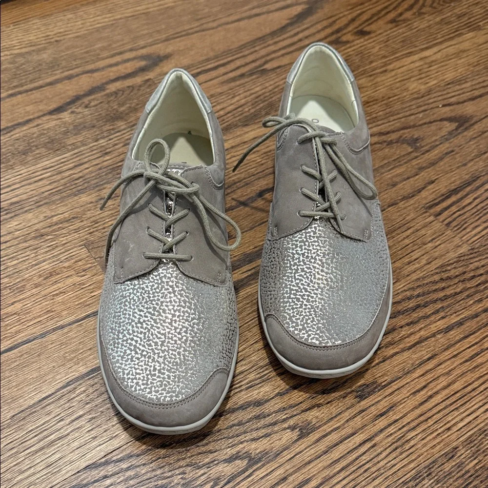 Orthofeet‎ Women's Stylish Tan and Gray Flats